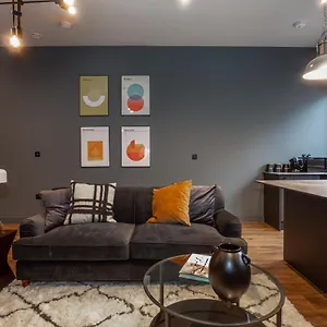 Apartment Dark Matter - Studio, Southend-on-Sea